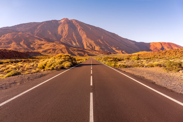 山峰公路日落风景