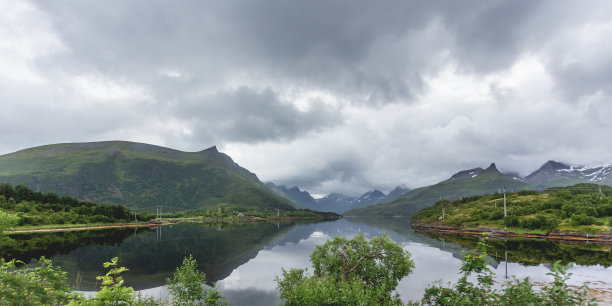 山村小房子山村山景