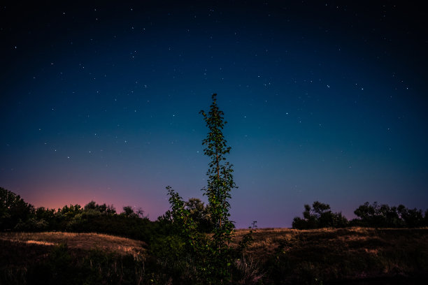 紫色星空背景