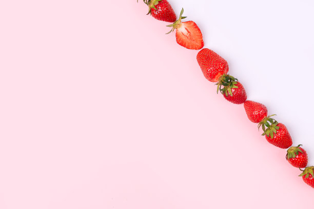 小草莓背景图