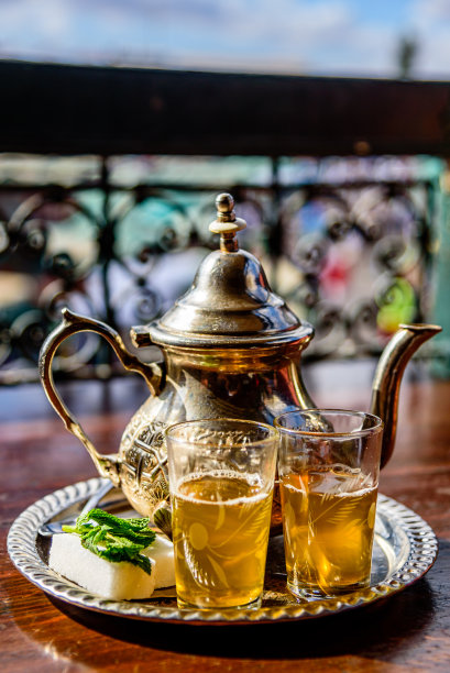 老式金属茶壶