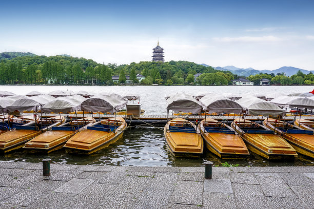 湖岸中国风