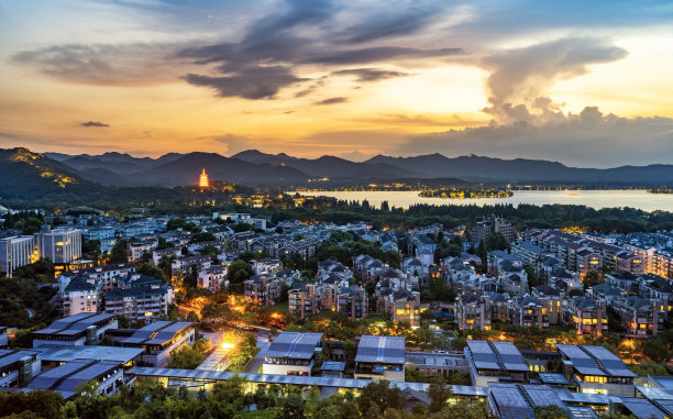 夕阳下建筑群摄影