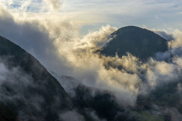 山峰背景