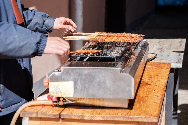 西藏餐饮