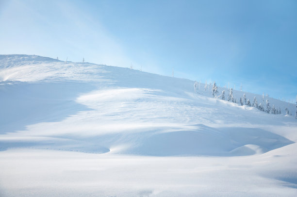 雪山高清全景图