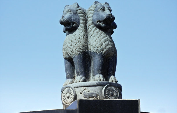 石狮子石雕像