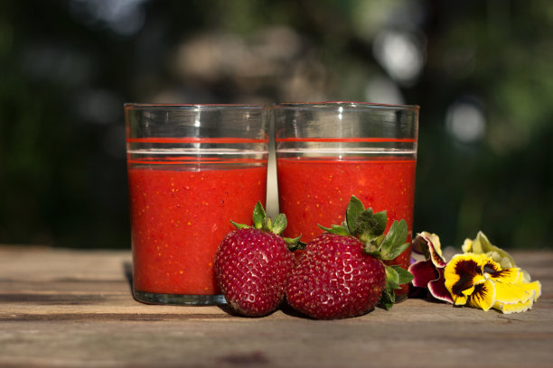 草莓冻饮