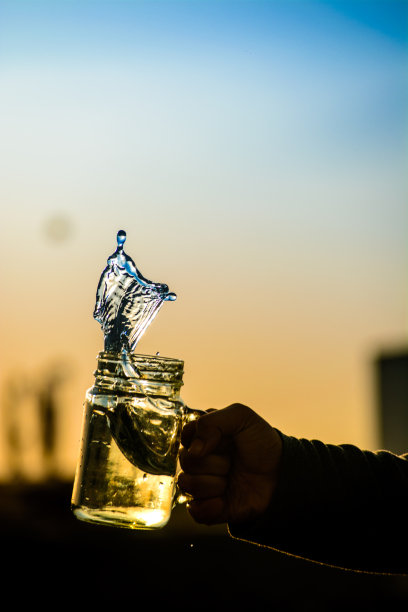 酒吧人物海报