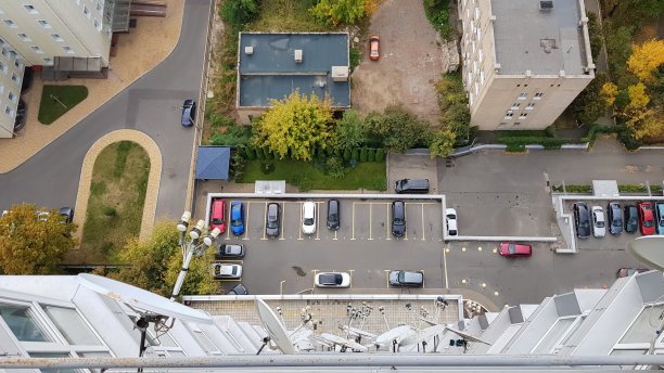 道路地面和现代建筑背景