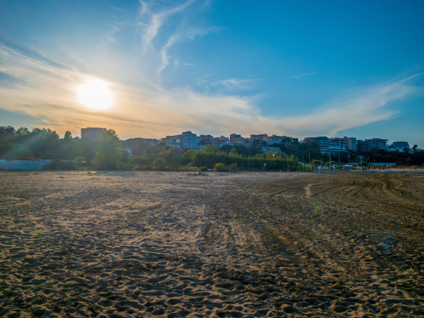 夏季海边建筑自然风光背景素材