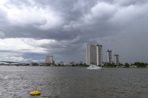 自然海边雷暴景观