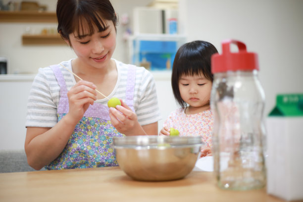 梅子姑娘