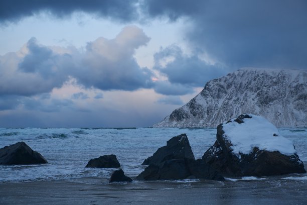 碧海蓝天白云出境游