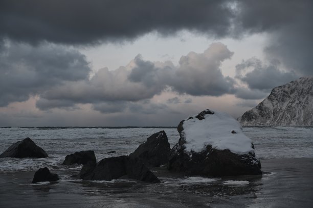 碧海蓝天白云出境游