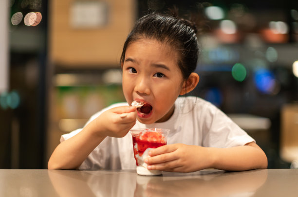 儿童色彩彩色波点