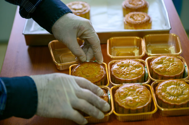 中秋月饼包装中国传统图案