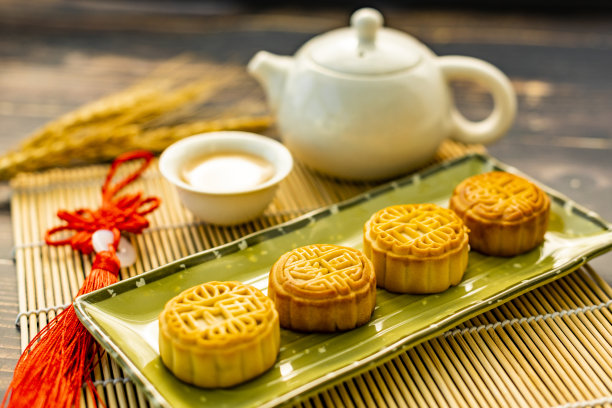 中国传统节日中秋节月饼白底图