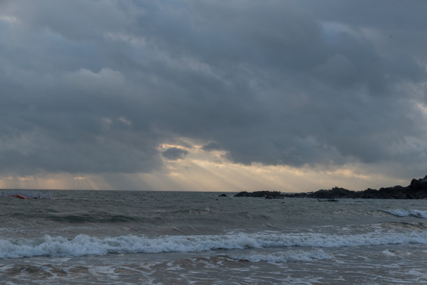 自然海边雷暴景观