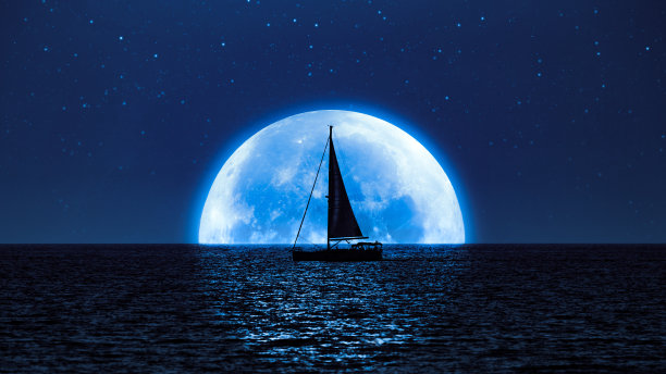 海洋大海月光帆船