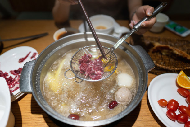 沸腾的火锅图片