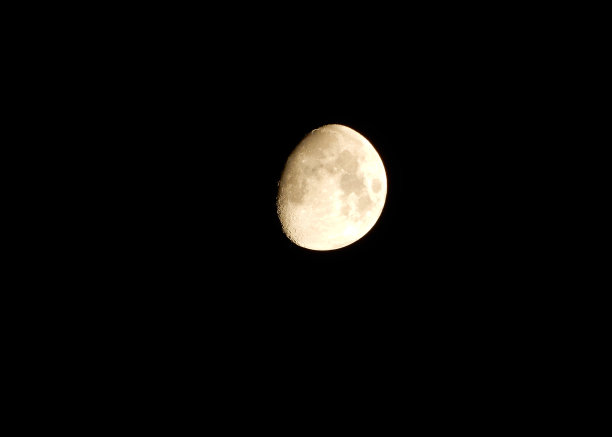 凝视月球