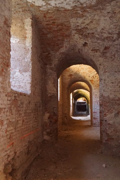 城墙拱门隧道