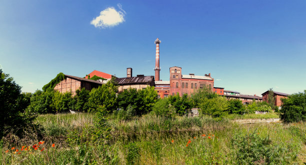 废弃工厂管道风景