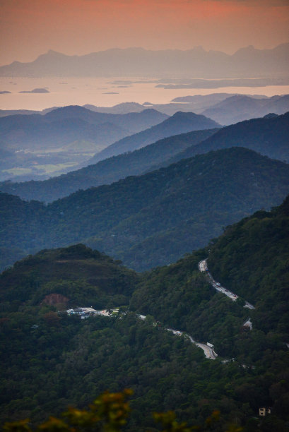 烟雨小城