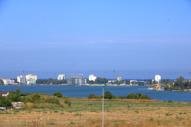 海景湖景地产广告