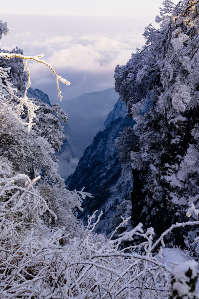 峨眉山雪景