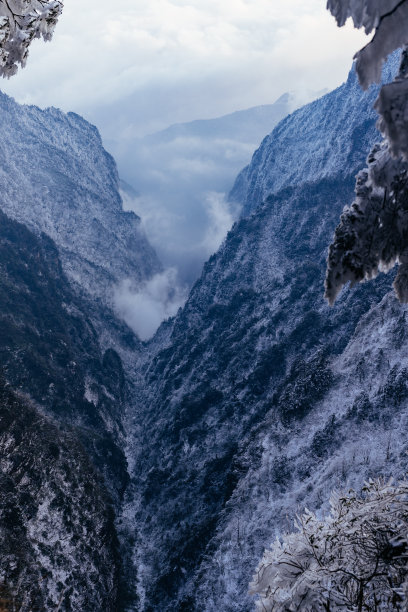 峨眉山雪景