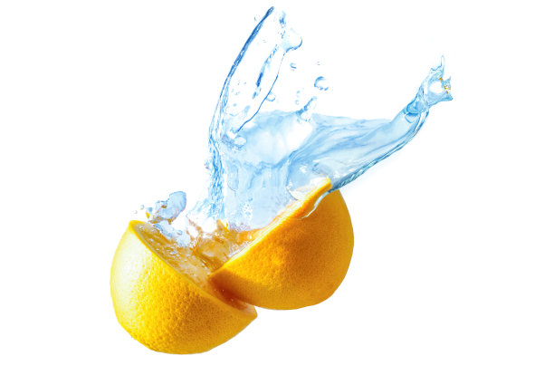 飞溅入水的橙子