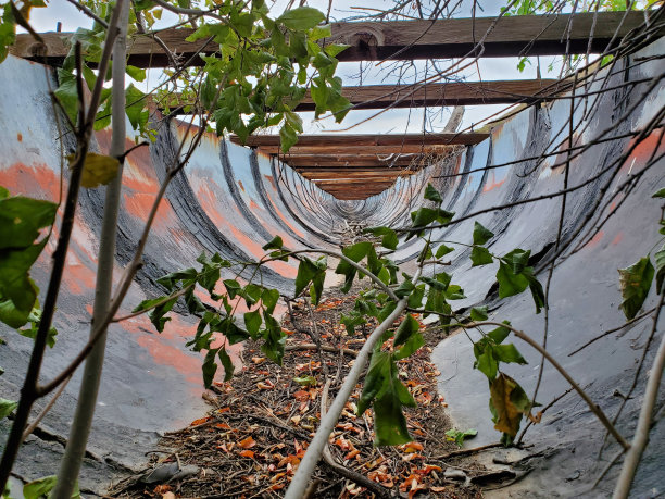 废弃工厂管道风景