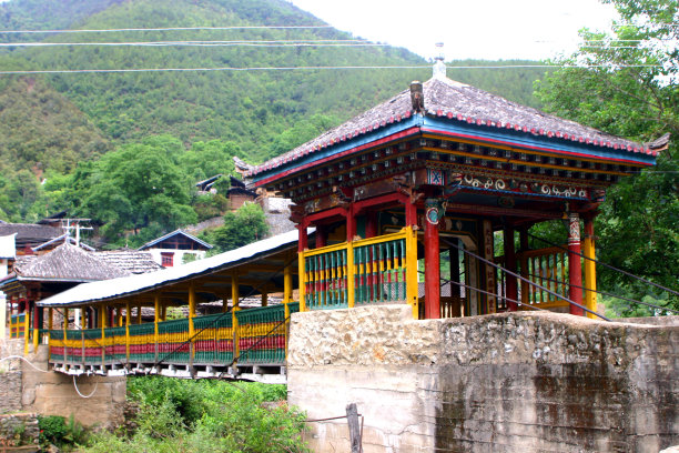 藏族风格民居