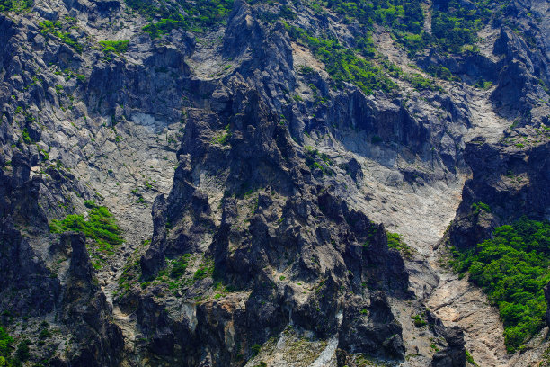 山间楼梯油画