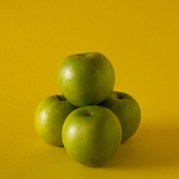 新鲜苹果绿色水果礼盒包装设计