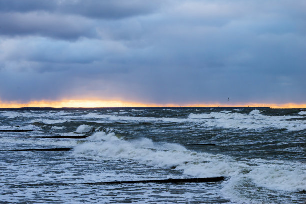 自然海边雷暴景观