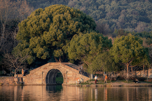 中国风装饰画河流山峰