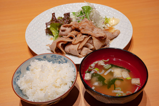 猪肉生姜烧定食