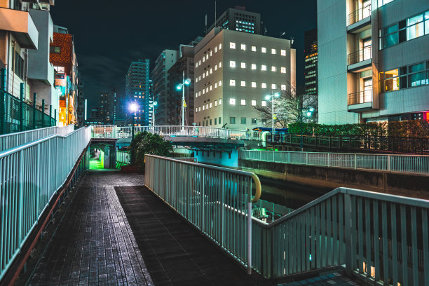 城市河流新桥夜景建筑效果图