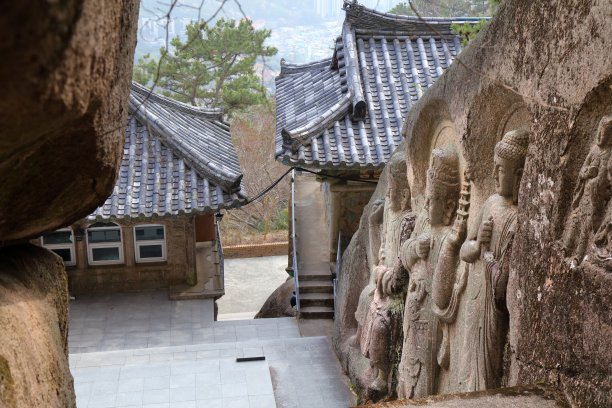韩国雕塑作品