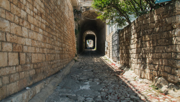 鹅卵石隧道
