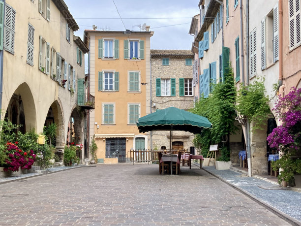 法国中世纪小镇街道景观
