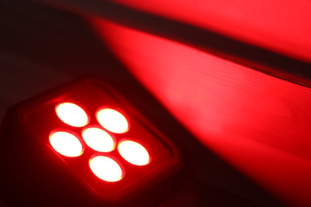 红黑抽象汽车标志设计矢量素材