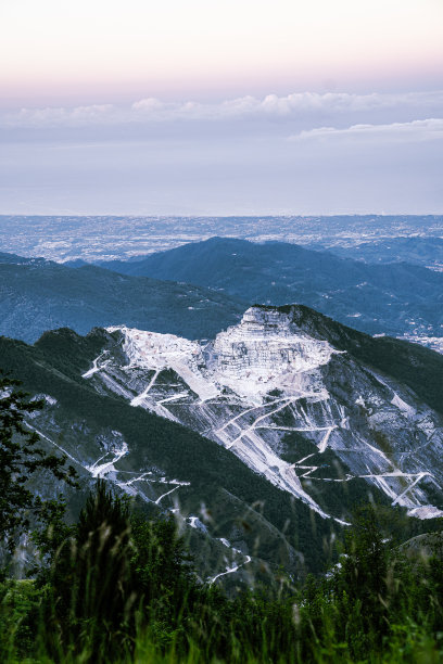 大理石山景背景图