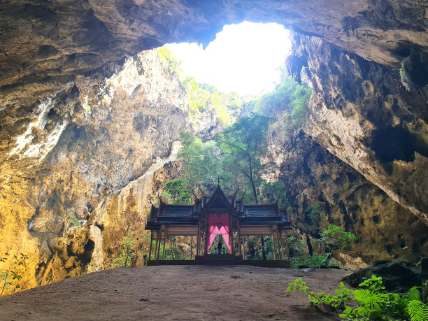 大山里的建筑