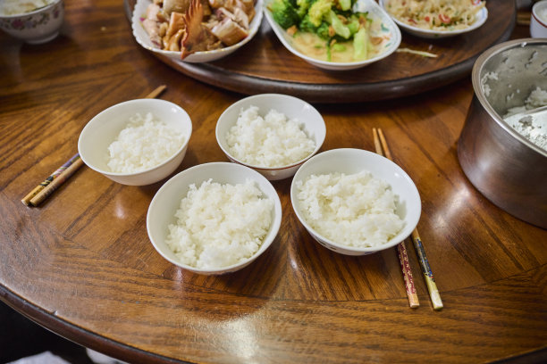 年夜饭一家人