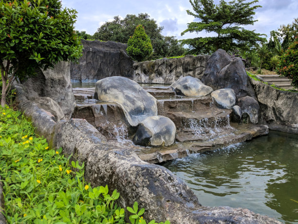 夏日的小河