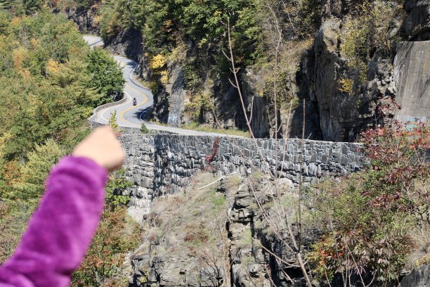 河道山体鸟瞰